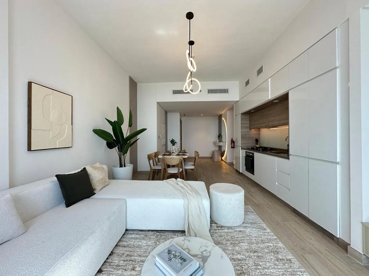 Luxueux Ammenities Tower, Sea View, Near To Beach Dubai Lejlighed