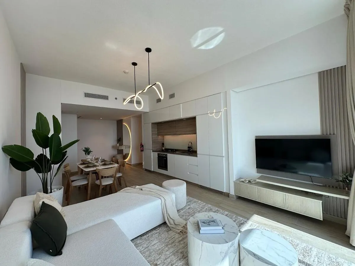 Luxueux Ammenities Tower, Sea View, Near To Beach Dubai Lejlighed